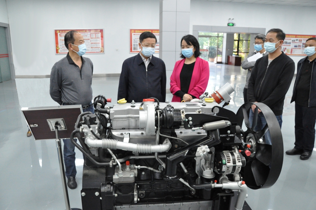 中国（云南）自由商业试验区昆明片区、昆明经济手艺开发区党工委主要向导到J9集团动力开展调研